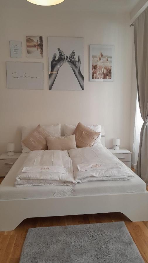 New Apartments Chain Florenc Prag Exterior foto